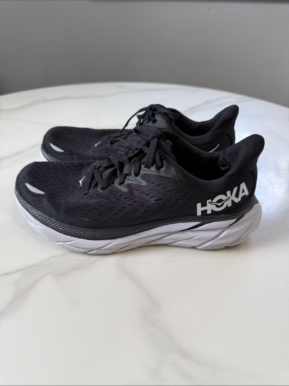 Hoka  one W Clifton 8 wideBlack and White Road Running Shoes without insoles